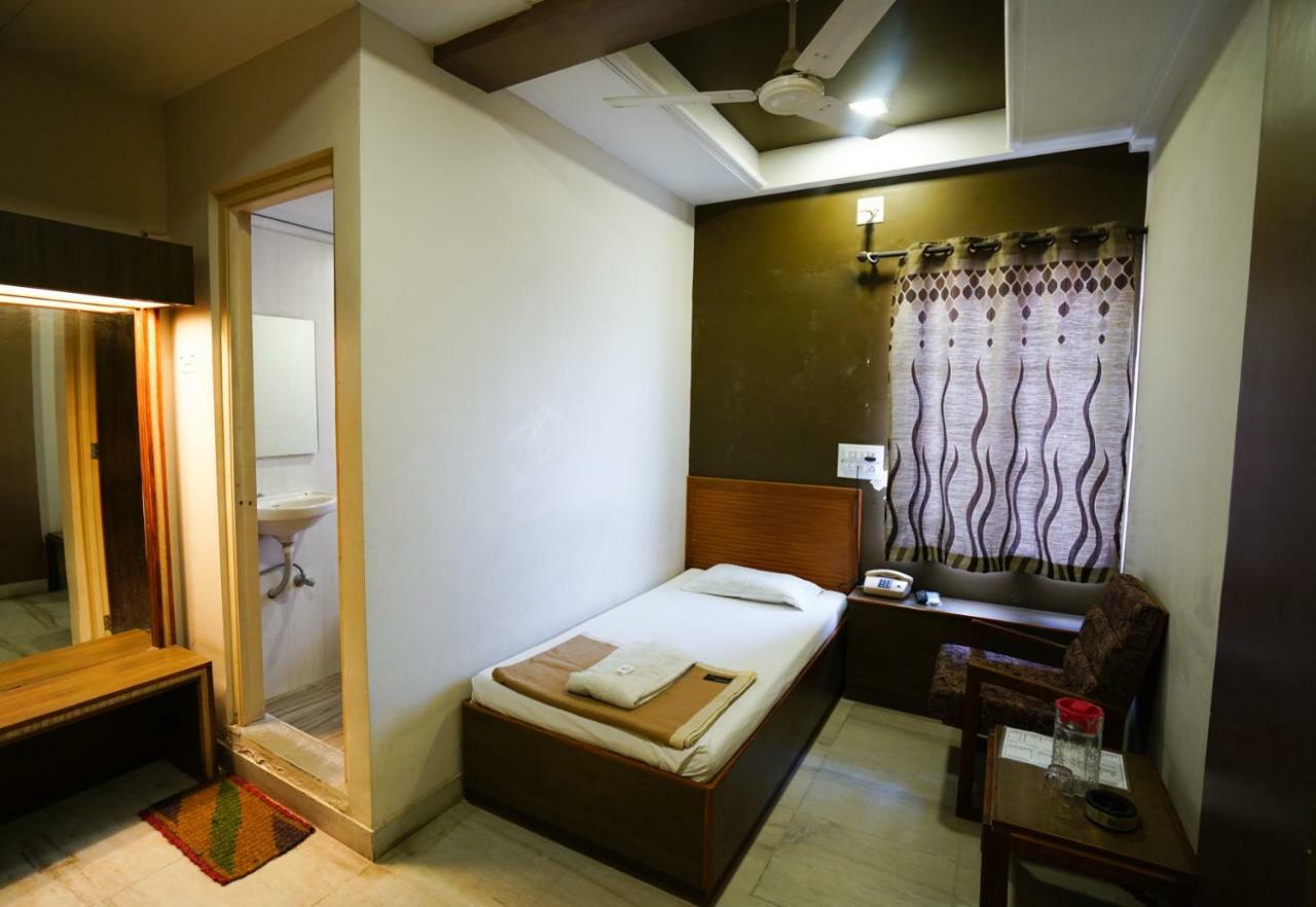 Hotel Ashiana Jāmnagar Zewnętrze zdjęcie